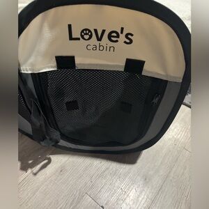 NWOT small animal playpen w zipper top and mesh windows